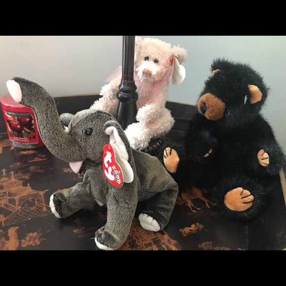 scarlet beanie baby